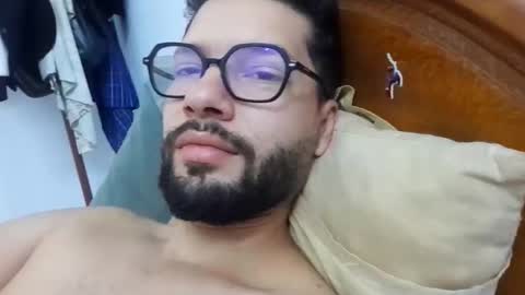 Snapshot of midoumas1 chatting on 10-05-25, 10:46 Sam online show from 10-05-25, 10:46