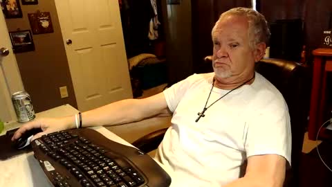 midwestdad09 online show from 10-23-25, 07:12