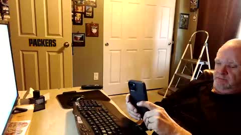 midwestdad09 online show from 10-30-25, 03:13