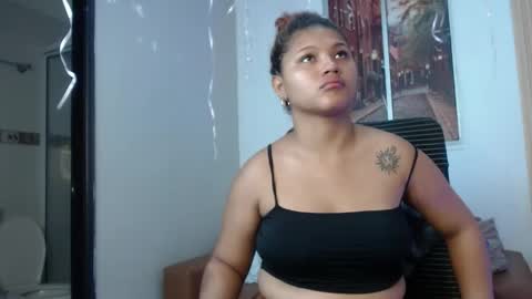 Snapshot of miel_alisha chatting on 05-25-26, 12:22 miel online show from 05-25-26, 12:22