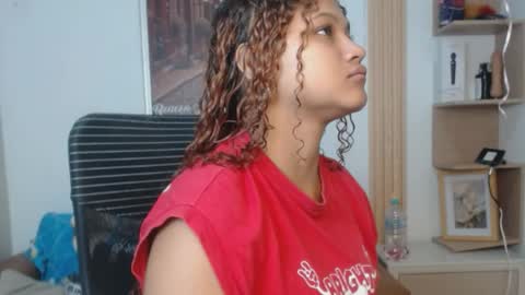 Snapshot of miel_alisha chatting on 06-07-26, 12:53 miel online show from 06-07-26, 12:53