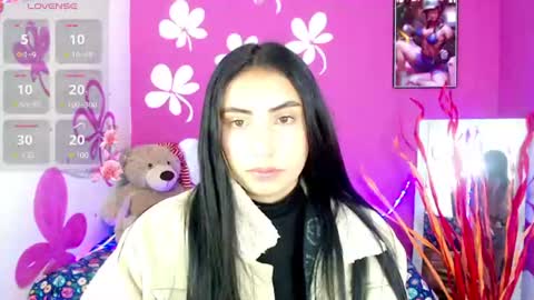 Snapshot of miela_doll chatting on 07-12-26, 11:34 Nicole online show from 07-12-26, 11:34