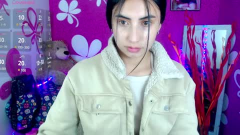 Snapshot of miela_doll chatting on 07-24-26, 10:35 Nicole online show from 07-24-26, 10:35