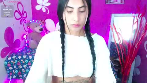 Snapshot of miela_doll chatting on 07-27-26, 12:23 Nicole online show from 07-27-26, 12:23