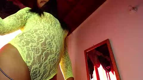 Snapshot of mielsquirt chatting on 02-15-25, 01:27 mielsquirt online show from 02-15-25, 01:27