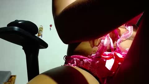 Snapshot of mielsquirt chatting on 10-04-25, 09:18 mielsquirt online show from 10-04-25, 09:18