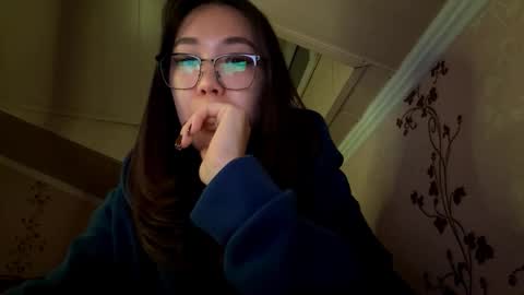 Snapshot of migdaliafenlon chatting on 10-11-25, 02:15 Nova online show from 10-11-25, 02:15