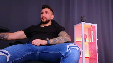 MightyAaron online show from 01-30-25, 06:43