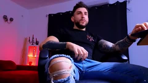 MightyAaron online show from 11-25-25, 04:01