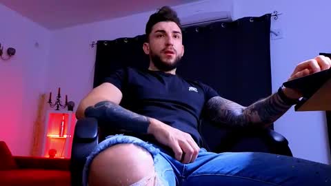 MightyAaron online show from 02-04-26, 03:34