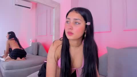 Mia online show from 10-16-25, 06:31