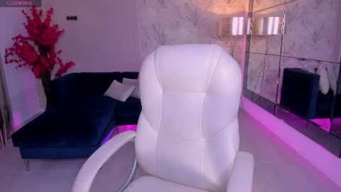 Snapshot of miia_laurent chatting on 07-24-26, 11:19 miia_laurent online show from 07-24-26, 11:19