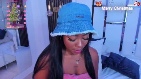 Snapshot of miia_schwarz chatting on 12-24-24, 08:27 Miia Schwarz online show from 12-24-24, 08:27