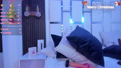 Snapshot of miia_schwarz chatting on 12-24-24, 11:33 Miia Schwarz online show from 12-24-24, 11:33