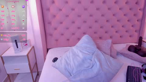 Snapshot of miia_schwarz chatting on 01-15-25, 11:51 Miia Schwarz online show from 01-15-25, 11:51