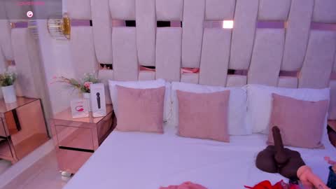 Snapshot of miia_schwarz chatting on 01-17-25, 10:56 Miia Schwarz online show from 01-17-25, 10:56