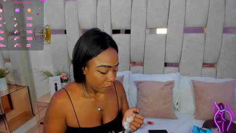 Snapshot of miia_schwarz chatting on 01-18-25, 08:19 Miia Schwarz online show from 01-18-25, 08:19