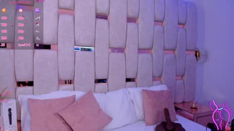 Snapshot of miia_schwarz chatting on 02-04-25, 10:02 Miia Schwarz online show from 02-04-25, 10:02