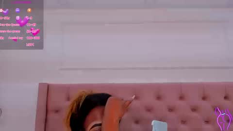 Snapshot of miia_schwarz chatting on 09-08-25, 10:20 Miia Schwarz online show from 09-08-25, 10:20