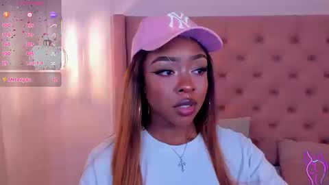 Snapshot of miia_schwarz chatting on 09-20-25, 01:17 Miia Schwarz online show from 09-20-25, 01:17