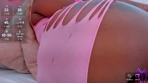 Snapshot of miia_schwarz chatting on 09-24-25, 12:58 Miia Schwarz online show from 09-24-25, 12:58