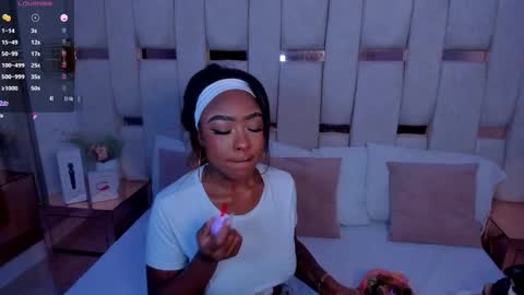 Snapshot of miia_schwarz chatting on 09-29-25, 12:21 Miia Schwarz online show from 09-29-25, 12:21