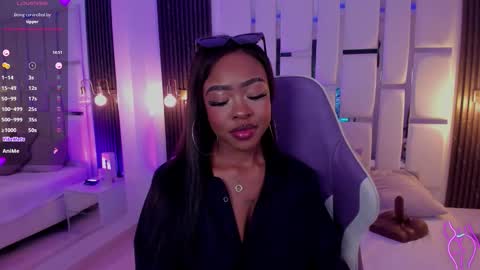 Snapshot of miia_schwarz chatting on 10-20-25, 04:13 Miia Schwarz online show from 10-20-25, 04:13