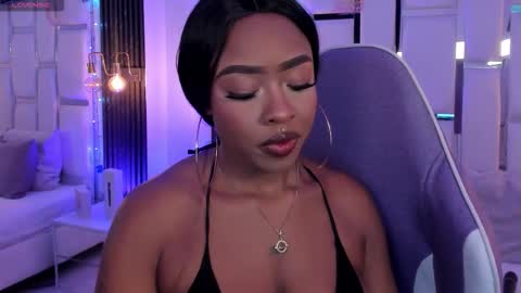 Snapshot of miia_schwarz chatting on 12-18-25, 10:27 Miia Schwarz online show from 12-18-25, 10:27