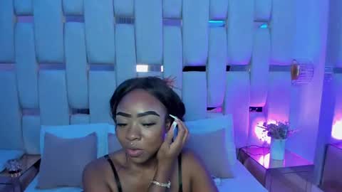 Miia Schwarz  online show from 06-10-26, 10:41