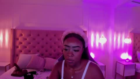 Miia Schwarz  online show from 06-14-26, 07:49