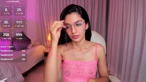 Mia online show from 01-10-25, 07:46