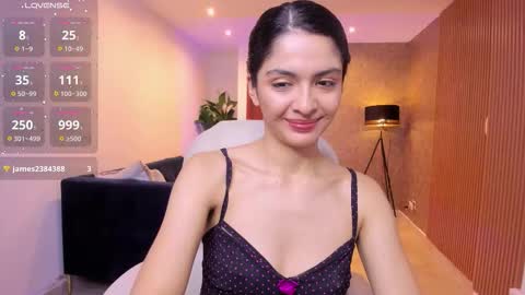 Mia online show from 10-28-25, 11:03