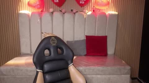 miiaa_evans1 online show from 02-17-26, 08:15