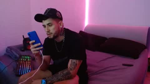 Mia and Liam online show from 01-07-25, 04:50