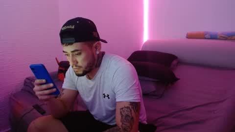 Mia and Liam online show from 01-09-25, 04:52