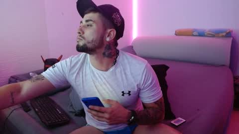 Mia and Liam online show from 01-09-25, 07:52