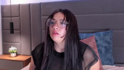 Snapshot of miiarussell chatting on 05-28-26, 07:44 Mia online show from 05-28-26, 07:44