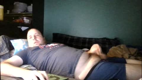 Snapshot of miike84s chatting on 12-19-24, 09:28 Mikey online show from 12-19-24, 09:28