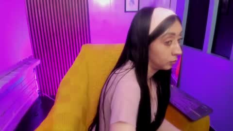 miilu  online show from 04-17-26, 02:58