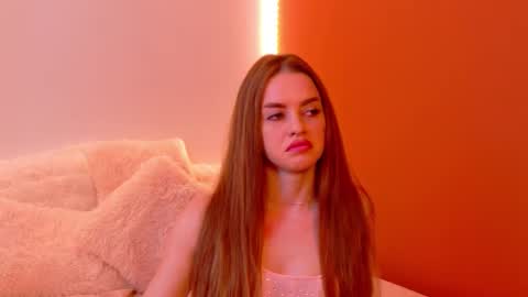 Amira online show from 11-03-25, 07:42