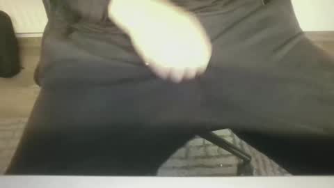 Snapshot of mik116 chatting on 12-04-25, 09:07 mik online show from 12-04-25, 09:07