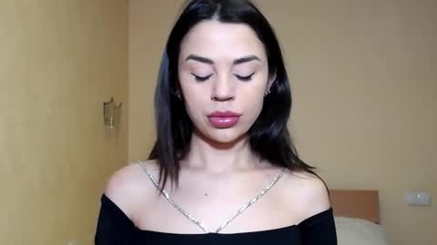 Mika online show from 02-19-25, 11:38