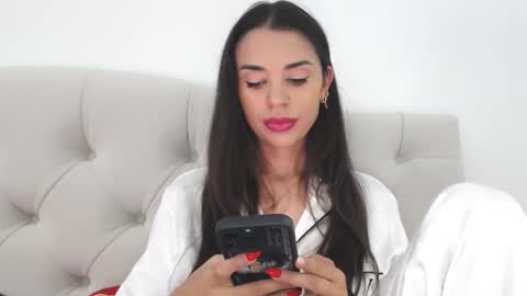 Mika online show from 09-21-25, 11:34