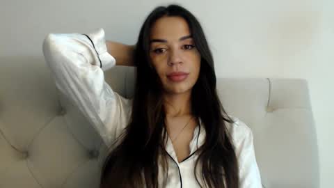 Mika online show from 10-25-25, 07:30