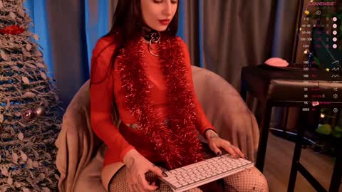 mika_moon_ online show from 01-01-25, 02:09