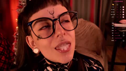 mika_moon_ online show from 01-02-25, 11:49