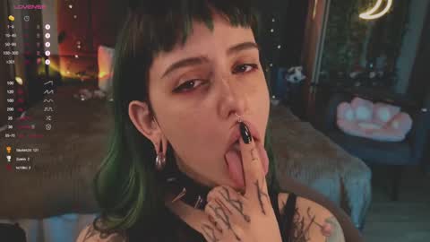 mika_moon_ online show from 03-08-25, 03:13