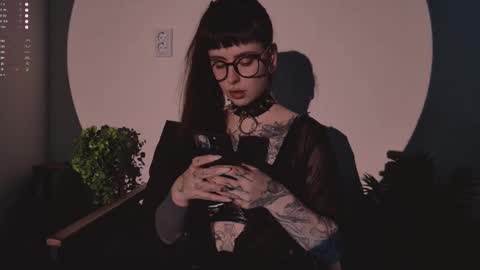 mika_moon_ online show from 12-02-25, 06:03