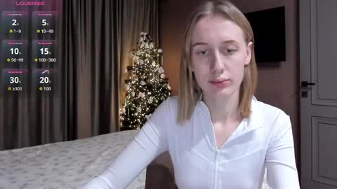 Mika online show from 12-20-25, 11:45