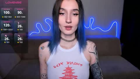 Mika online show from 11-28-25, 01:58